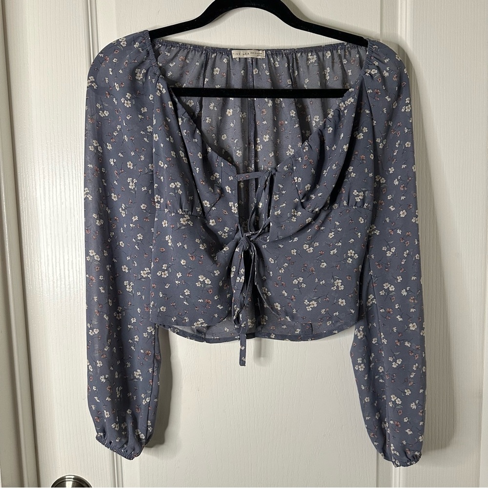 Active USA Tie Blue Floral Top Long Sleeve Elastic Collar Bohemian